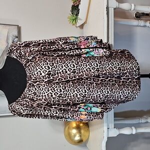 3 for $20 🌵 Fashion Express Leopard Floral Cactus Bell Sleeve Top M 🐆